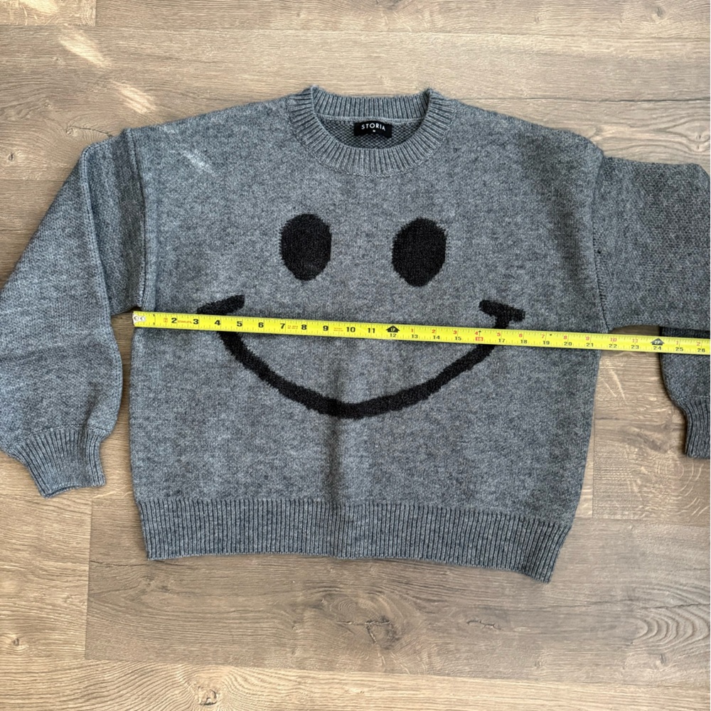 Smiley Face Sweater - Picture 5 of 6